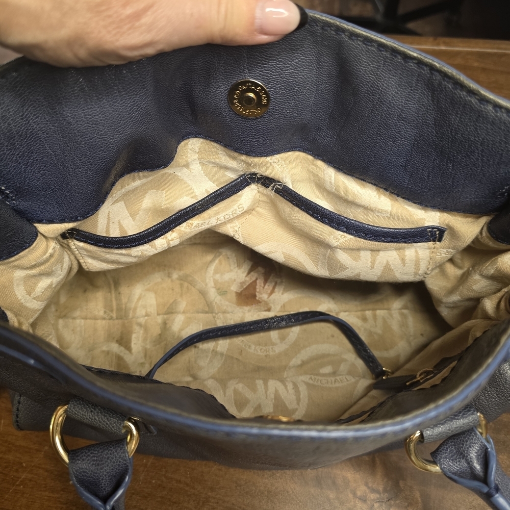 Michael Kors Hamilton Satchel with Matching Wallet Set - Picture 6 of 13